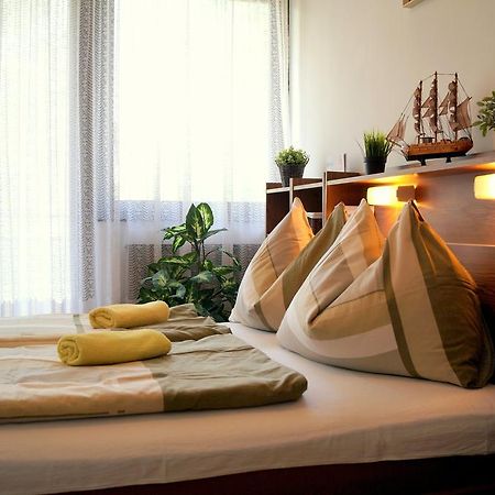 Sophie'S Guesthouse Siofok Ngoại thất bức ảnh