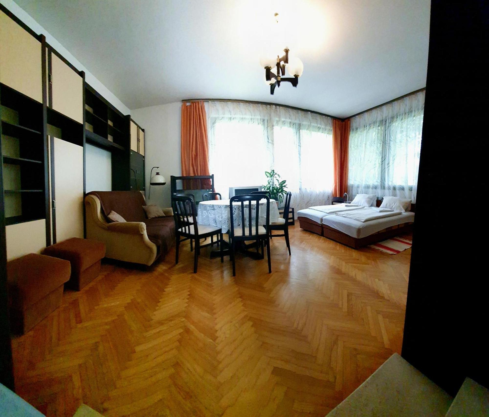Sophie'S Guesthouse Siofok Ngoại thất bức ảnh