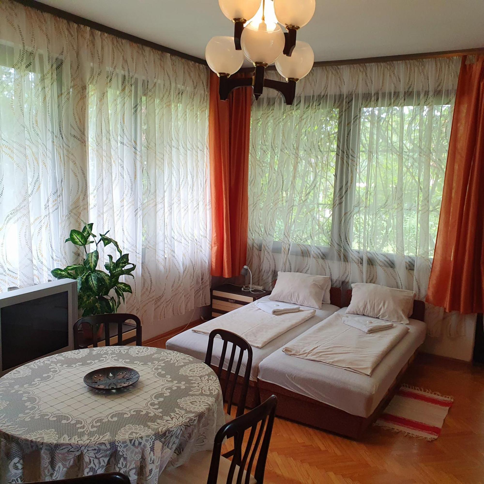 Sophie'S Guesthouse Siofok Ngoại thất bức ảnh