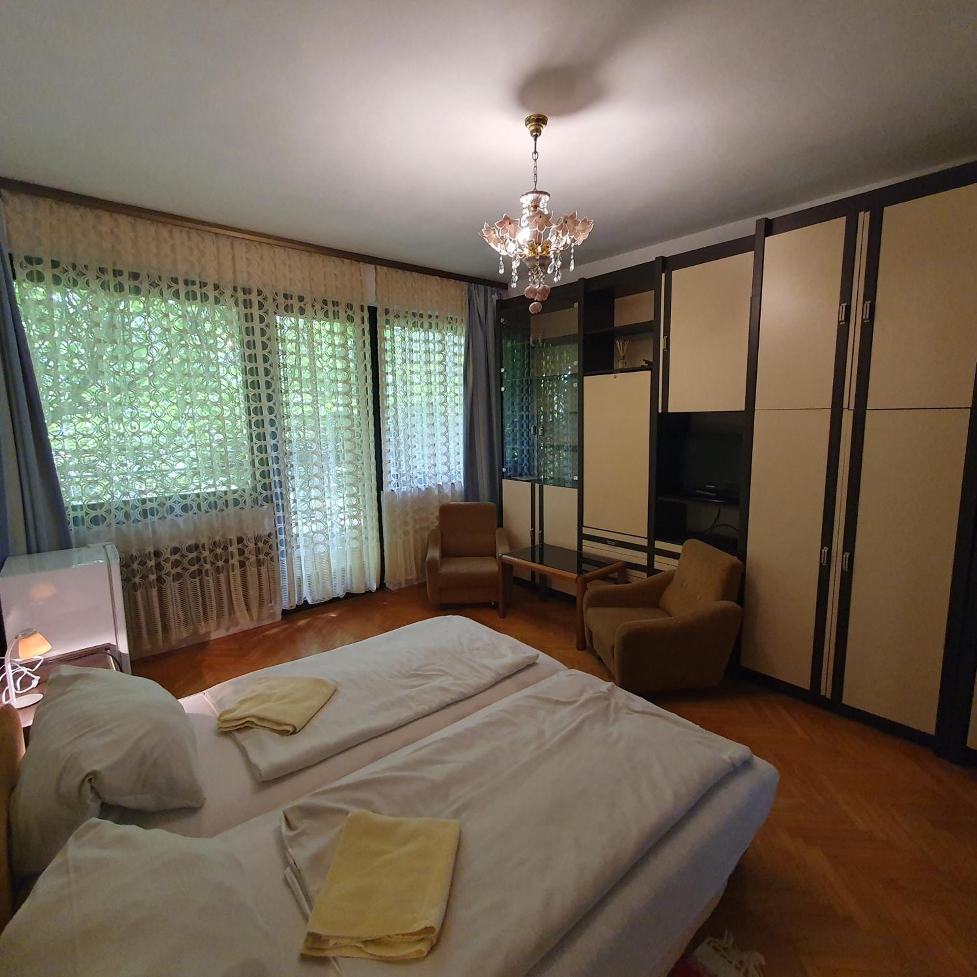 Sophie'S Guesthouse Siofok Ngoại thất bức ảnh