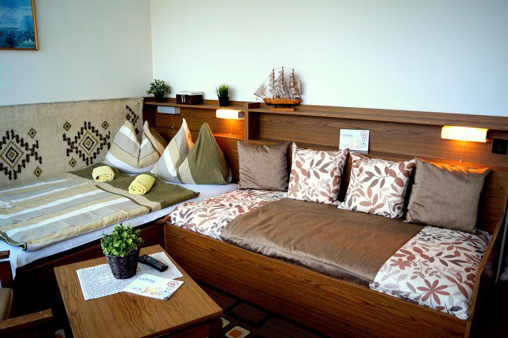 Sophie'S Guesthouse Siofok Ngoại thất bức ảnh