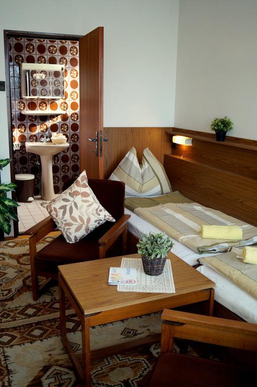 Sophie'S Guesthouse Siofok Ngoại thất bức ảnh